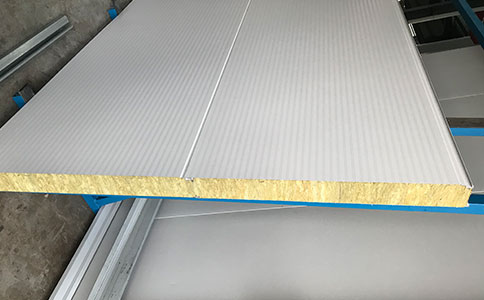鍍鋅烘（hōng）道岩棉夾芯板的價格影響因素