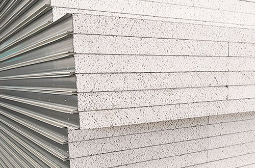 聚氨酯封邊岩棉夾芯板與（yǔ）普通岩棉夾芯板的區別