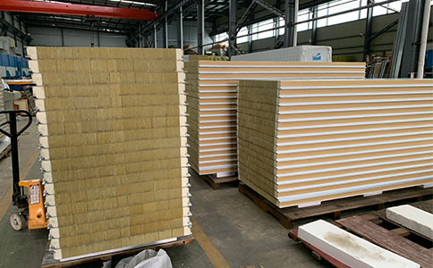 不鏽鋼岩棉夾芯板堅固（gù）耐（nài）用備受推崇